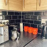 Big 1-Bed Flat Elephant & Castle